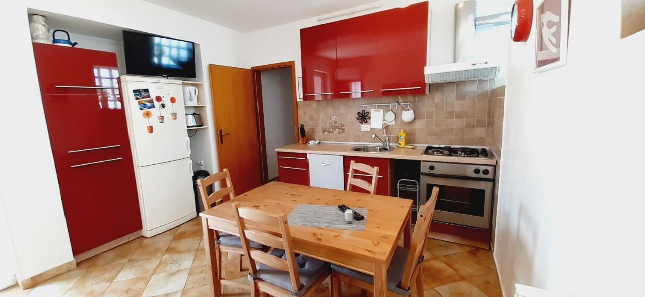 Apartment Monte Zaro Пула Екстериор снимка